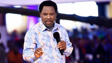Photo of A Nigerian Prophet who prophesied that covid 19 will end on March 27 now in self isolation.