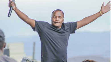 Photo of Hon. Jaguar receives a backlash after this tweet…wololo he must be hiding in a red corner!