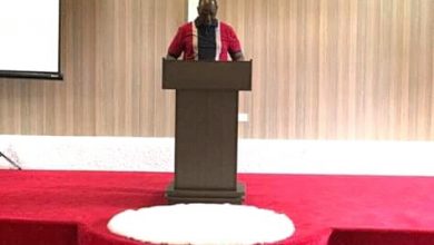 Photo of Ruto’s loneliness with 6 family members hold church amid scarcity of friends!