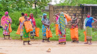 Photo of Akothee 6:00 am destiny with Hungry women & children.