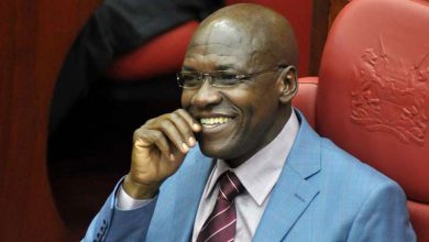 Photo of Dr Khalwale joins a family for lunch (Ugali/Murenda)as he tells off Cs Wamalwa and Oparanya for donating junk food from China