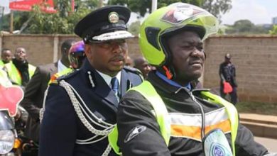 Photo of Sonko Rescues a police officer who manhandled him in Voi by paying for him 300k upkeep money demanded by baby mama.