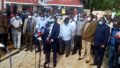 Photo of Oparanya and Cs Wamalwa take Luhya unity talk to Mudavadi’s home turf as they hold talks with Vihiga council of Elders.