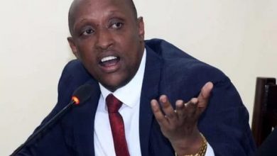 Photo of Leaders condole with majority leader Abdi Guyo after he lost four family members in a road accident.