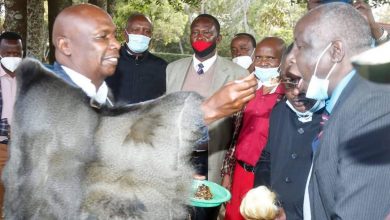 Photo of William Curses Talai elders for the coronation of Gideon Moi.