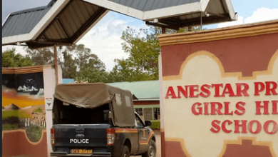 Photo of Anestar boys students invade Anestar girls in an attempted rape case.