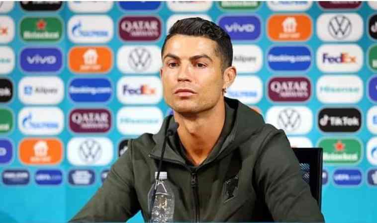 Photo of ‘Water!’ Cristiano Ronaldo angrily removes coke bottles at press conference