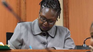 Photo of A Kenyan High Court Judge declares housewives should be on a monthly salary.