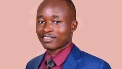 Photo of Fix Haile Sellassie Flyover now T.U.K. students leader Peter Mwangangi tell Governor Kananu.